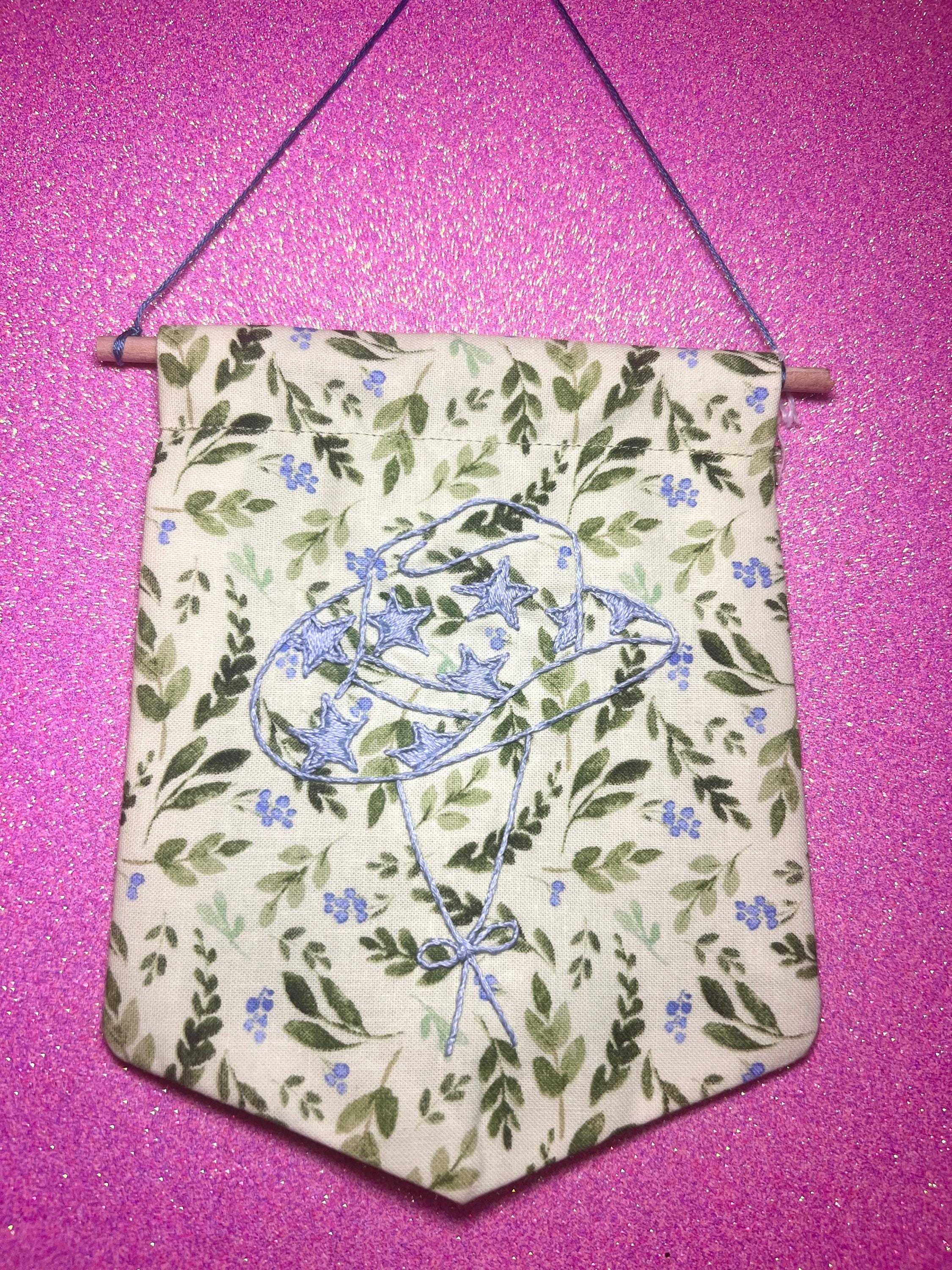 Blue Leafy Star Cowboy Hat Finished Embroidered Wall Hanging