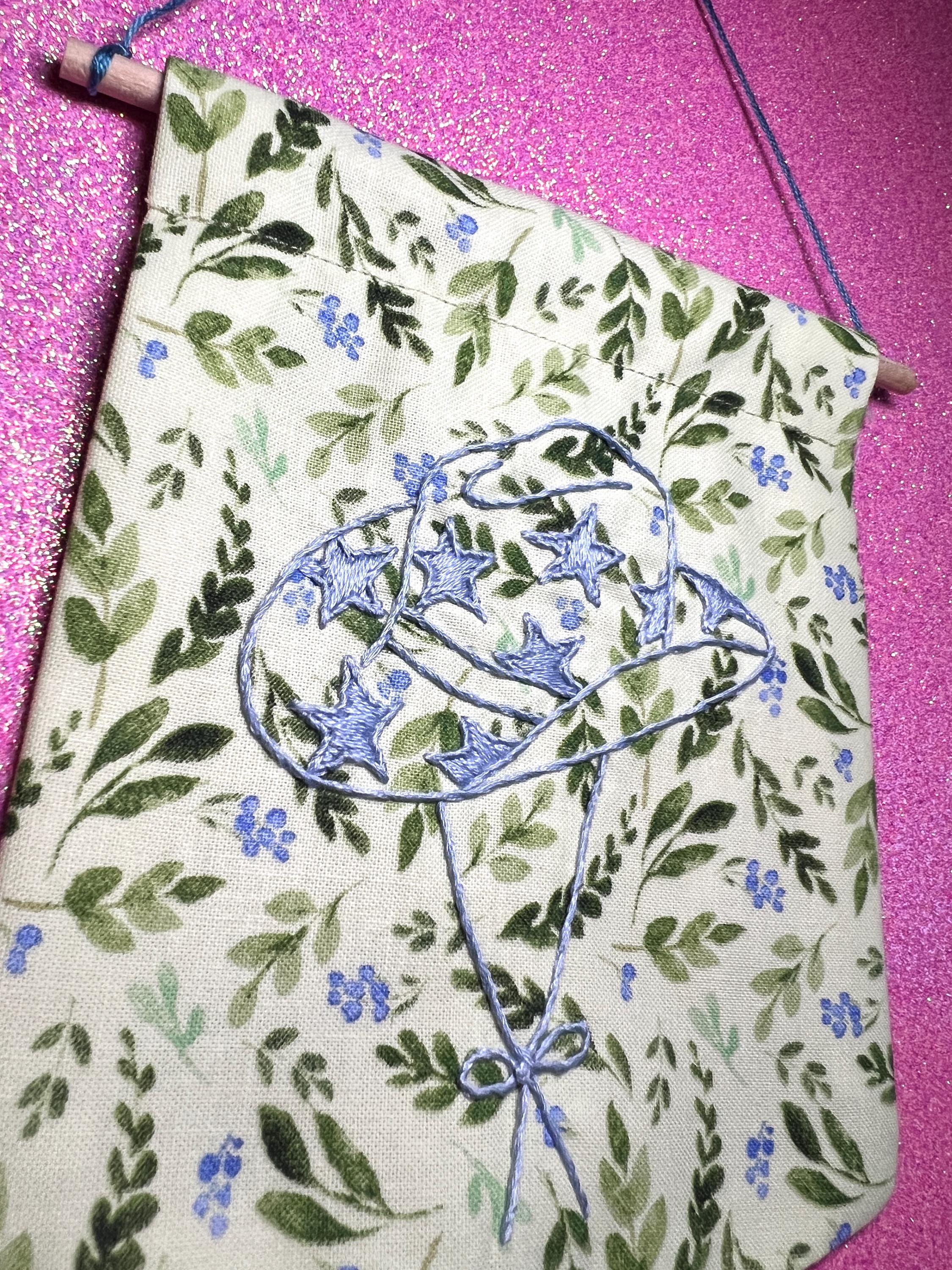 Blue Leafy Star Cowboy Hat Finished Embroidered Wall Hanging