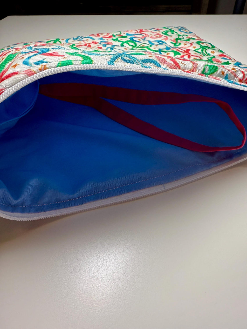 Bow Needlpoint/Crafting Zipper Project Bag 10” x 12”