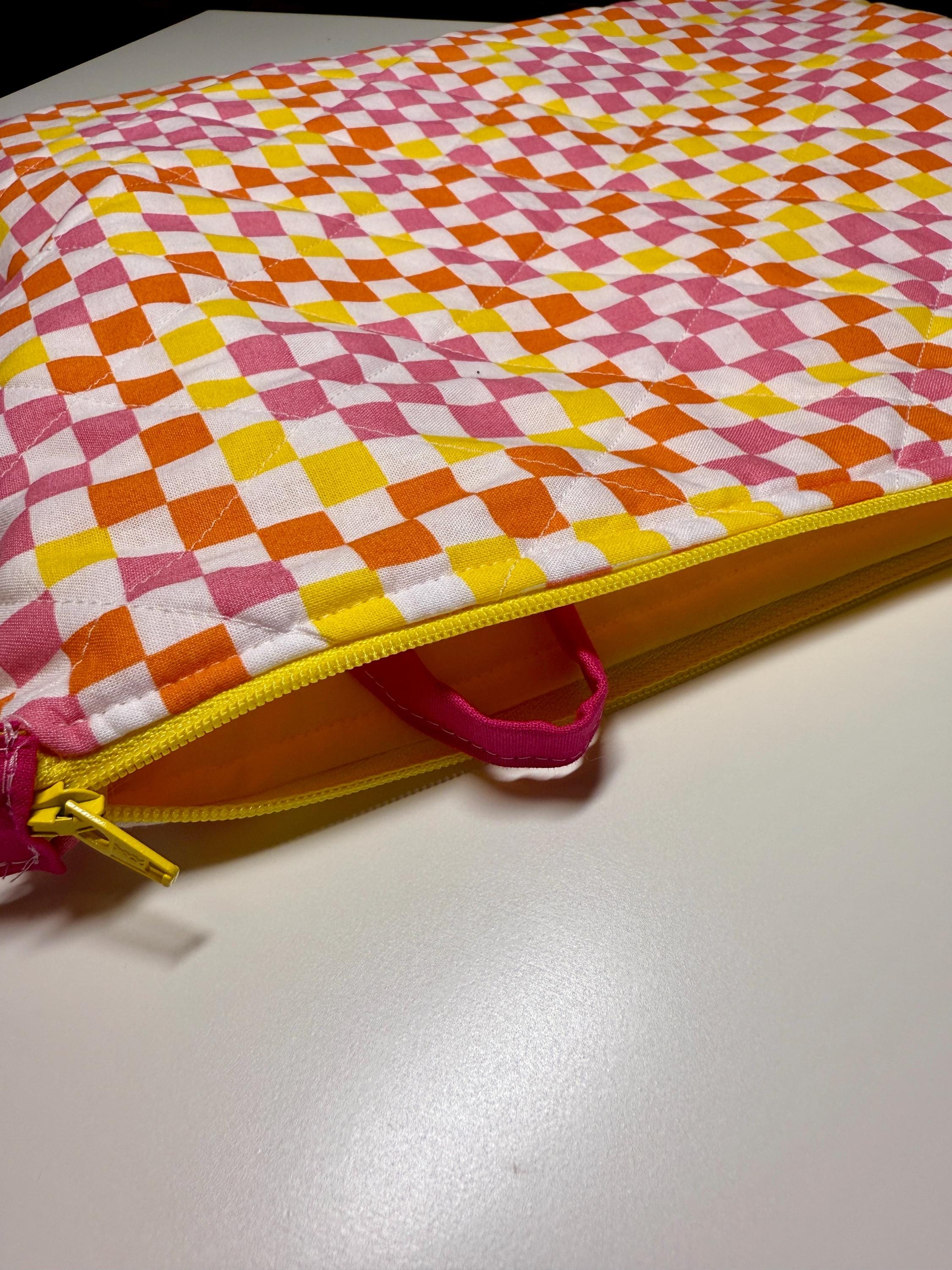 Summery Checkerprint Quilted Needlpoint/Crafting Zipper Project Bag 12” x 14” - Size Medium